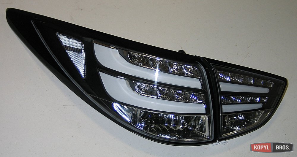 Hyundai IX35 оптика задняя черная 50% L IX35 оптика задняя черная 50% Hyundai IX35 оптика задняя черная 50% LED